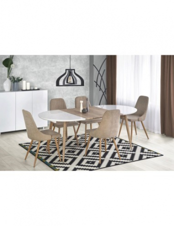 Mese living - Masa ovala extensibila HM Edward alb-stejar san remo cu picioare din lemn intr-un living modern