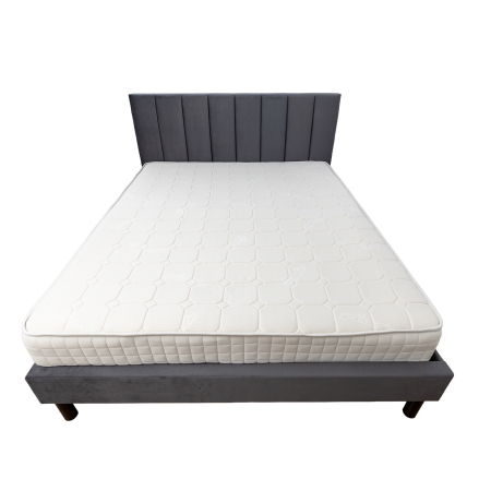 Pat Limess 140x200 gri: tăblie înaltă din catifea, structură din lemn masiv și somieră 2×24 lamele. Confort, stabilitate și design modern pentru dormitor. [3]