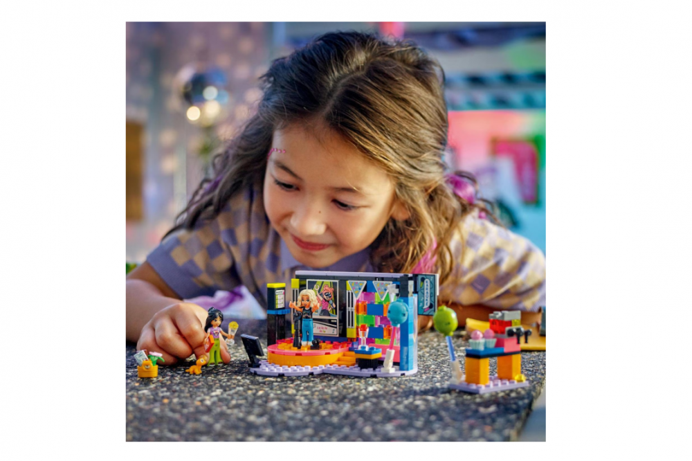 PETRECERE CU KARAOKE, LEGO 42610 [3]