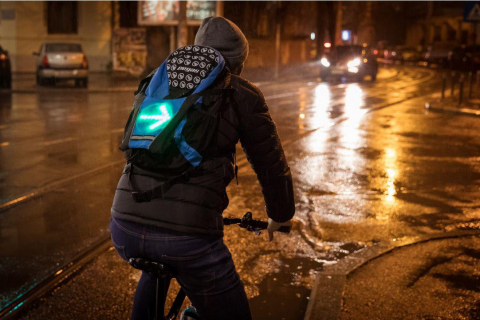 RUCSAC PEGAS CU SEMNAL 48LED USB ABS NEG [4]