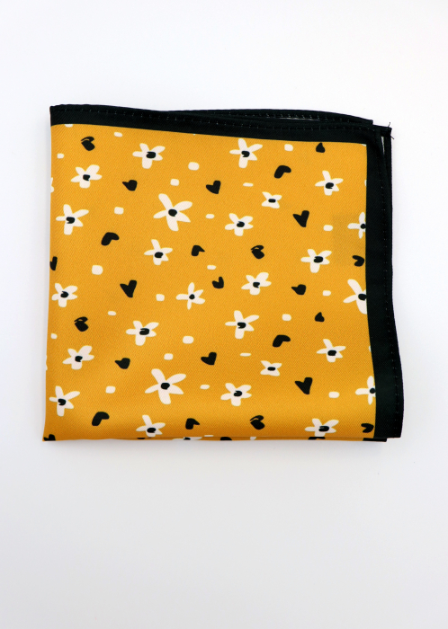 Batista galbena cu imprimeu floral alb si margini negre [2]