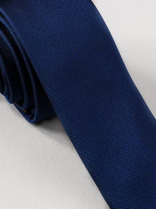 Cravata bleumarin uni ingusta [2]