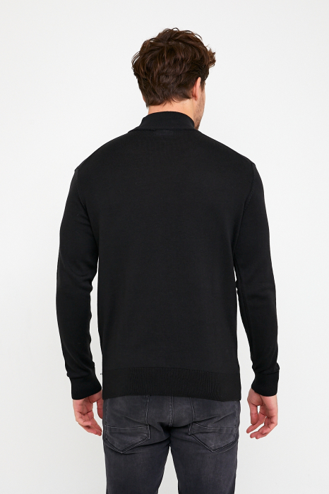 Pulover slim negru cu guler inalt [6]