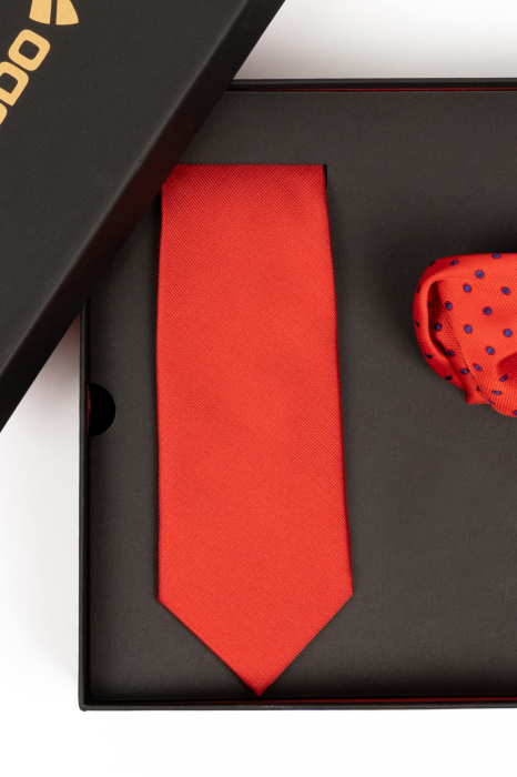 Set cadou cravata rosie si batista rosie cu elemente geometrice si butoni [2]