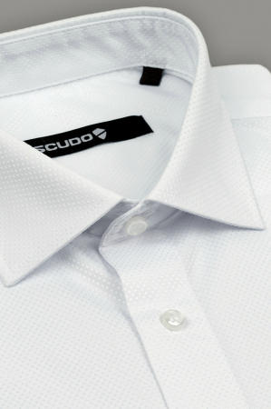Camasa barbati alba slim fit cu model in tesatura [2]