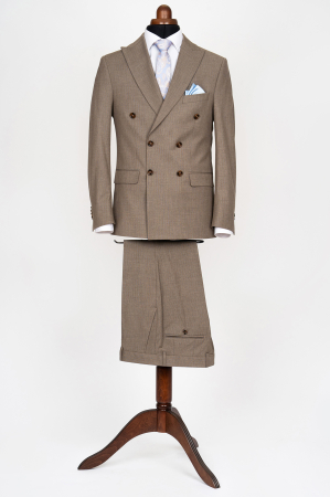 COSTUME SLIM FIT CLASICE - Costum barbati slim fit bej cu dungi bleu si doua randuri de nasturi