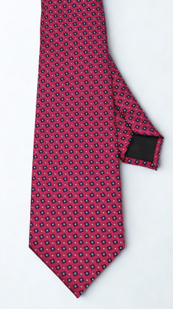 CRAVATE - Cravata fucsia cu imprimeu geometric bleumarin si alb
