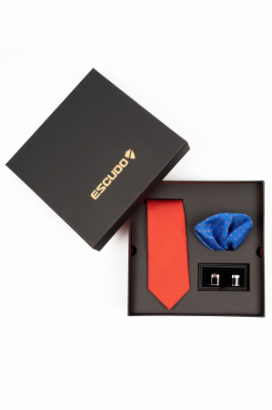SET CADOU - Set cadou cravata rosie si batista albastra cu elemente geometrice rosii si butoni