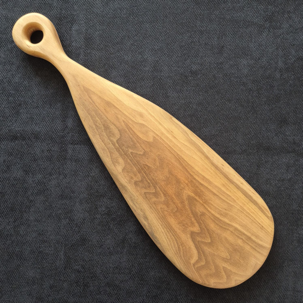 platou-servire-lemn-masiv-live-edge-54x16-handmade-escu-woodwork [2]