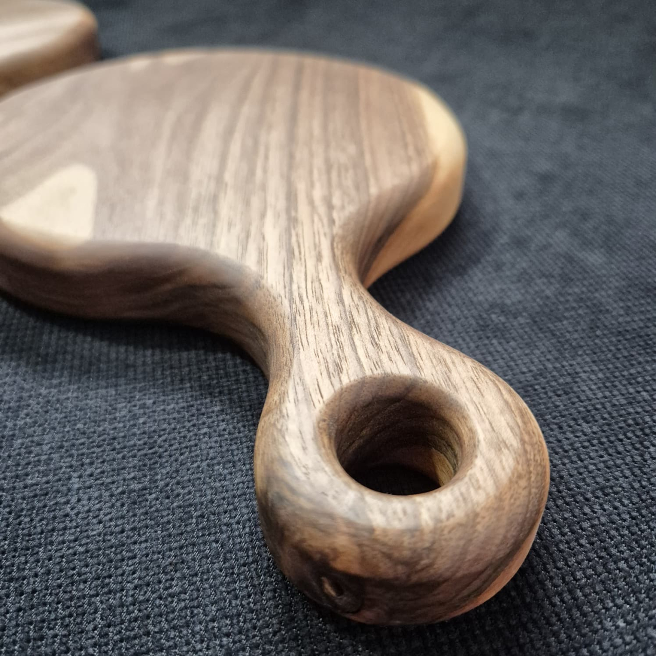 Set 2 platouri rotunde din lemn masiv Family of Two – ESCU Woodwork [6]