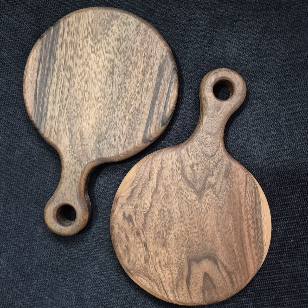 Set 2 platouri rotunde din lemn masiv Family of Two – ESCU Woodwork [2]