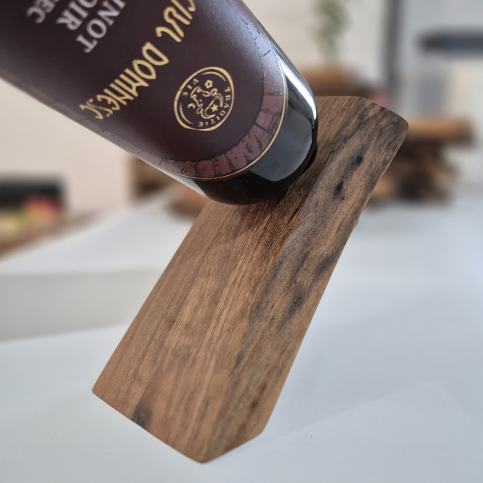 Suport din lemn pentru sticlă de vin handmade – echilibru elegant ESCU Woodwork [1]