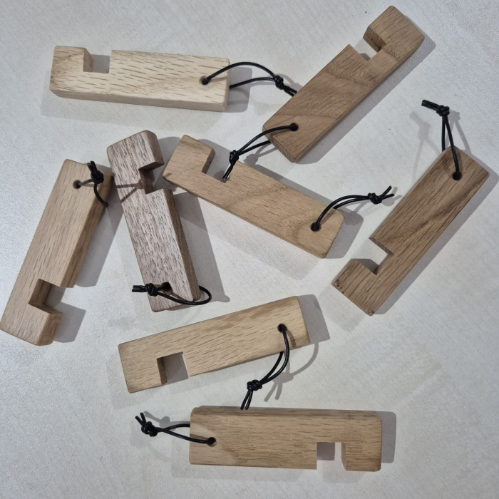 Suport din lemn pentru telefon – handmade [4]