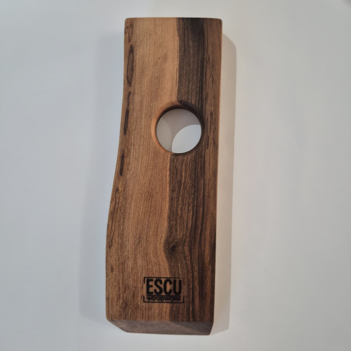 Suport vin artizanal din lemn masiv – echilibru spectaculos ESCU Woodwork [1]