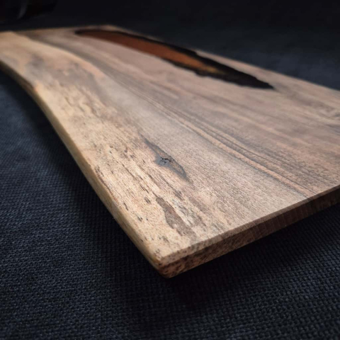 Platou de servire din lemn și rășină epoxidică – handmade Romania | ESCU Woodwork [1]