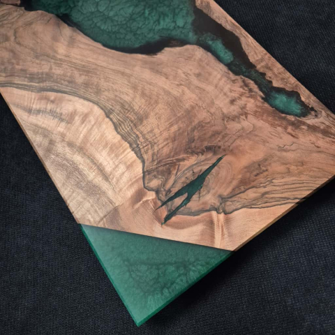 Platou din lemn masiv cu rășină epoxidică verde – handmade [3]