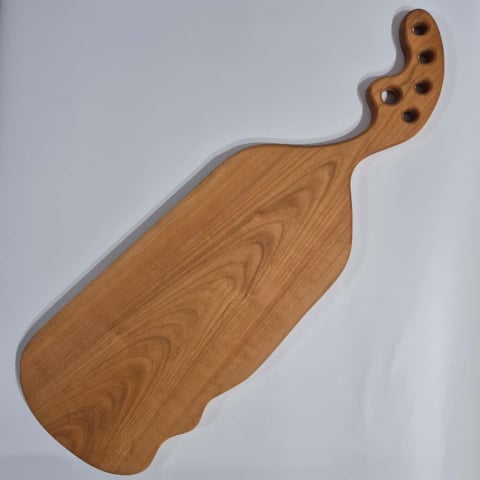 TOCATOARE SI PLATOURI - Platou mic din lemn masiv pentru servire – handmade