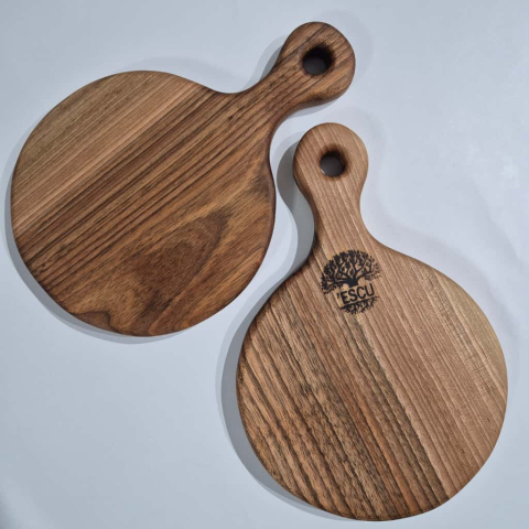 Set 2 platouri rotunde din lemn masiv Family of Two – ESCU Woodwork [1]