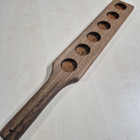 Suport pentru shoturi BLACK – din lemn de nuc masiv handmade [2]