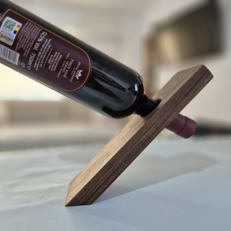 Suport vin handmade din lemn – minimalism și rafinament ESCU Woodwork [1]