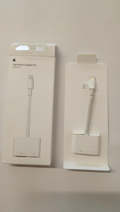 Adaptor Apple de la Lightning la Digital AV [2]