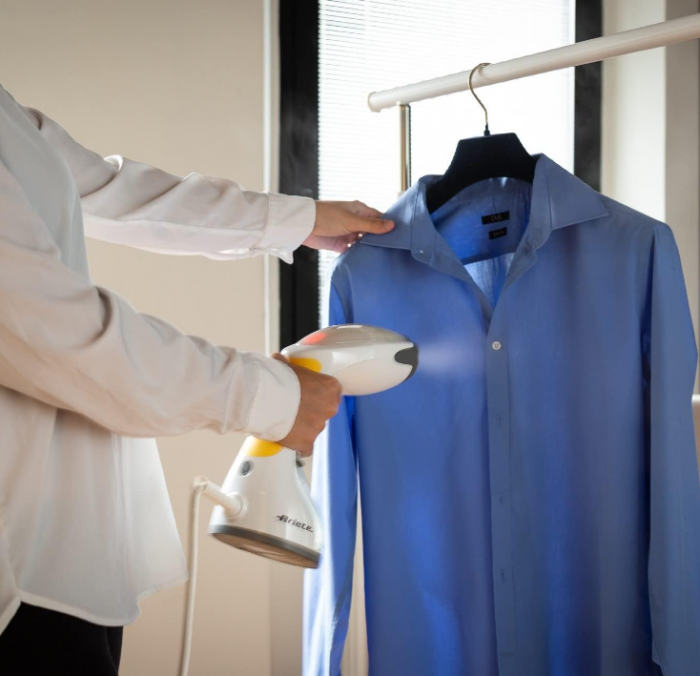 Aparat de călcat cu abur vertical Ariete 4167 1200W, Abur 20g/min, Capacitate 260ml, Alb [3]