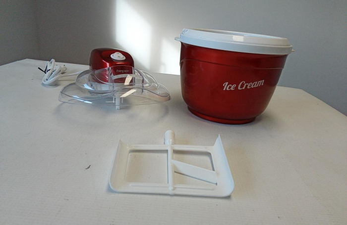 Aparat pentru preparat inghetata BEPER P102GEL001, 1.5L, rosu [6]