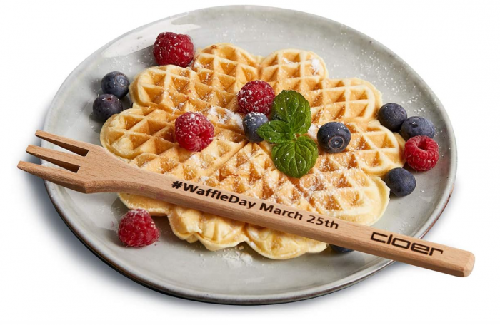 Aparat pentru preparat vafe/gofre Cloer 185 Waffle Maker, în formă de inimă, 930 W, 16 cm [7]