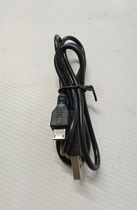 Baterie Externa Varta 20,000 mAh, cablu de incarcare Micro USB [6]