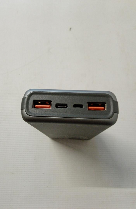 Baterie Externa Varta 20,000 mAh, cablu de incarcare Micro USB [4]