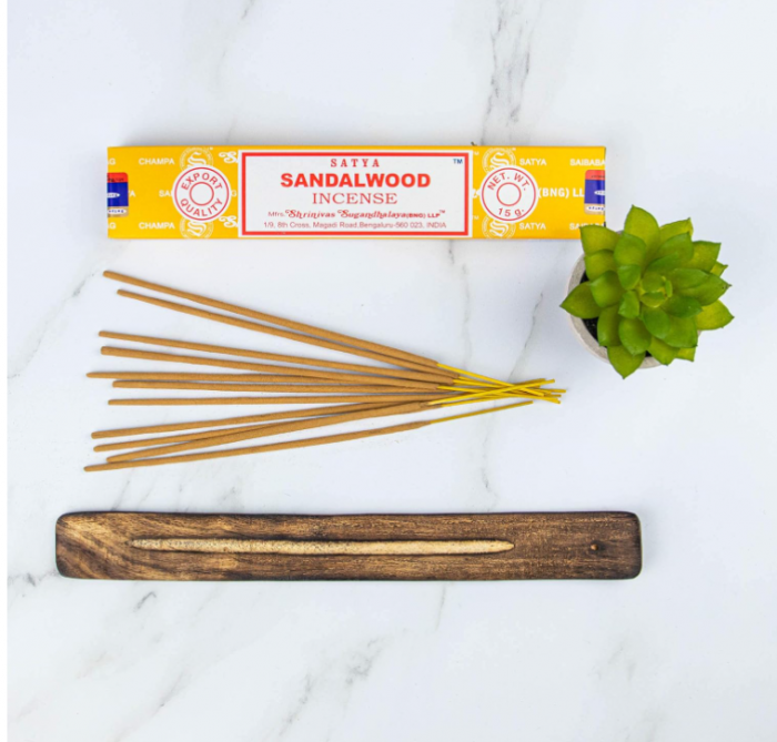 Bețișoare de tămâie din lemn de santal Satya 15 g, cutie cu 12 pachete [4]