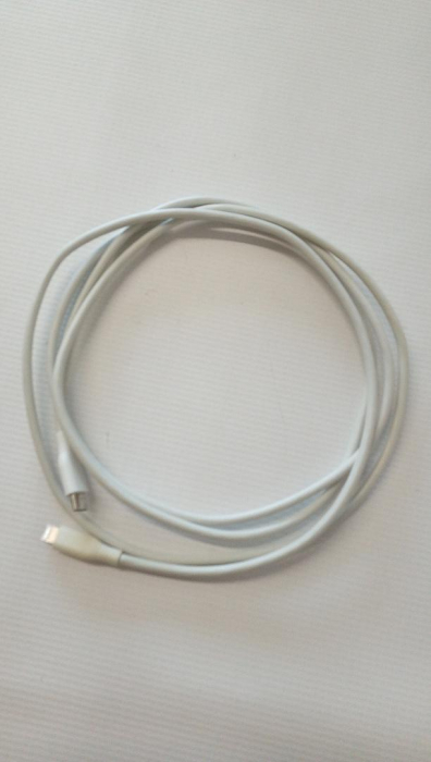 Cablu de încărcare USB-C la Lightning ABS Amazon Basics, 1.83m, alb [3]