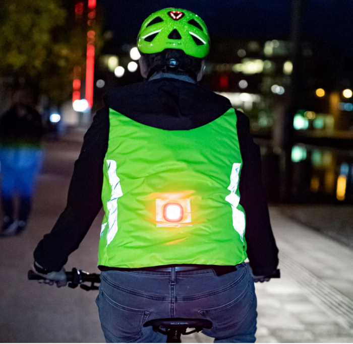 Casca de bicicleta ABUS Urban-I 3.0 City, cu lumina spate, viziera si inchidere magnetica, unisex, marime L (56-61cm) [10]