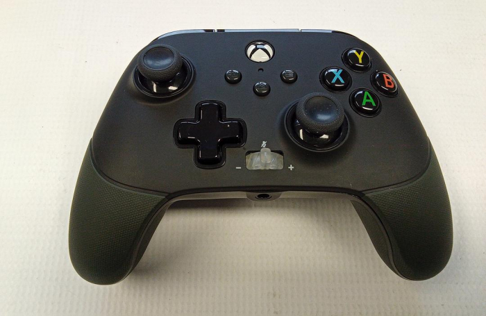 Controller cu fir PowerA FUSION Pro 2 pentru Xbox Series X/S, Xbox One și Windows, Negru/Alb [3]