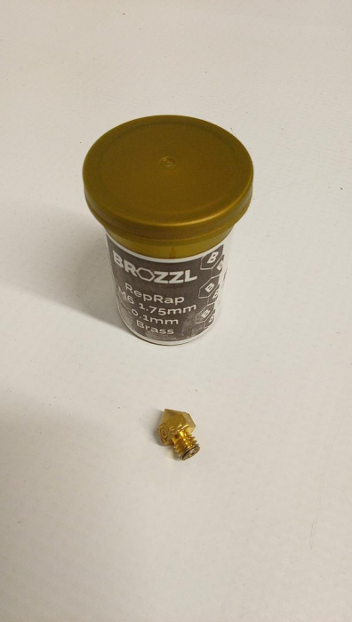 Duză BROZZL MK8 din alamă 0.1 mm diametru pentru Creality Ender 3, Ender 3 Pro, CR-10, CR-10S [2]