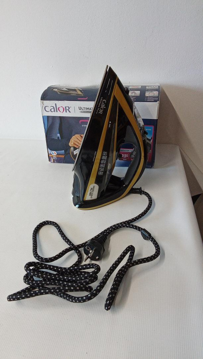 Fier de călcat cu abur Calor, până la 260 g/min aburi, FV9839C0, 350 ml, negru/auriu [2]