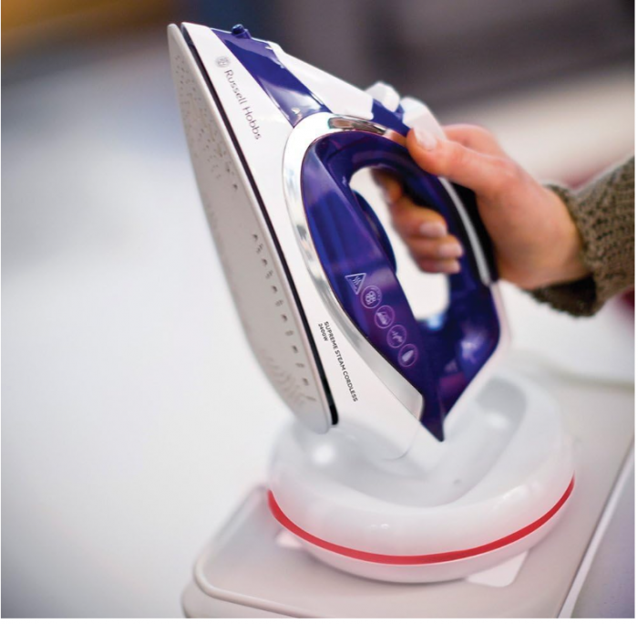 Fier de calcat cu abur fara fir Russell Hobbs Supreme Steam, 2400W, 135 g/min abur suplimentar, 300 ml, talpa ceramica [3]