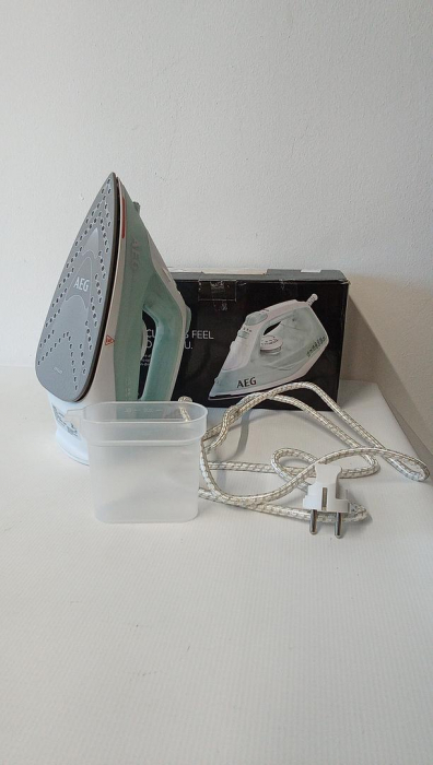 Fier de calcat cu aburi AEG DB 1740LG, 2400 W, 30g abur/min, talpă ceramică, 250 ml, sistem anticalcar [2]