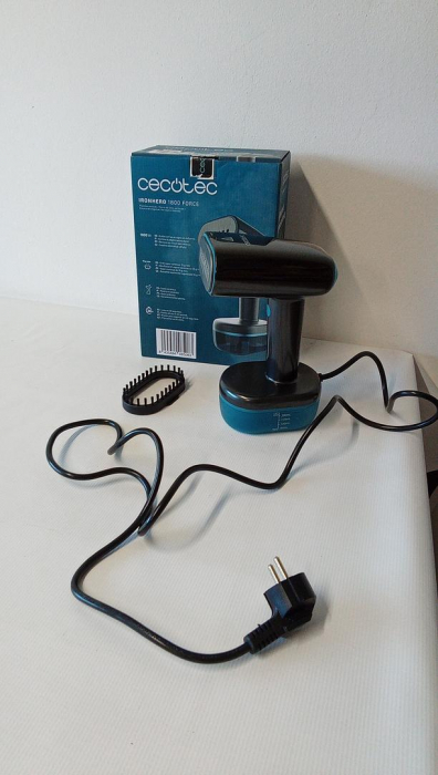 Fier de calcat vertical cu abur Cecotec IronHero 1800 Force, 1800 W, abur continuu de 35 g/min [4]