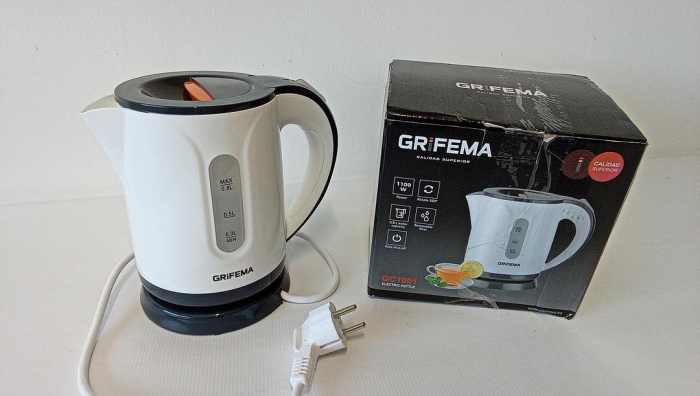 Fierbător electric GRIFEMA 0.8L, 1100W, ceainic de calatorie, fără BPA, alb [2]