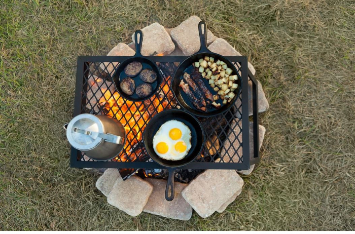 Grătar pliabil pentru foc de tabără Amazon Basics [11]