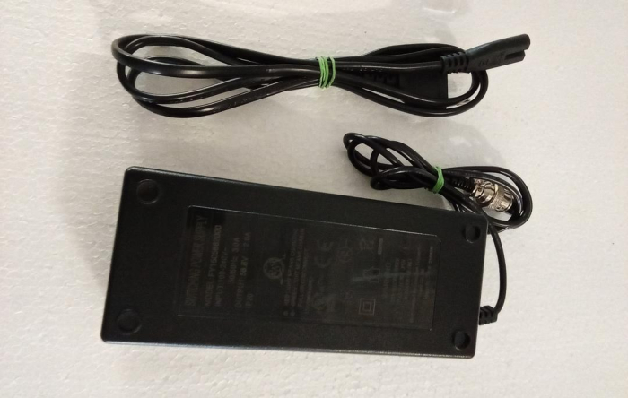 Incarcator trotinete electrice cu baterie 52V, input 3.0A, output 58.8V / 2A, mufa aviation 3 pini mama [2]