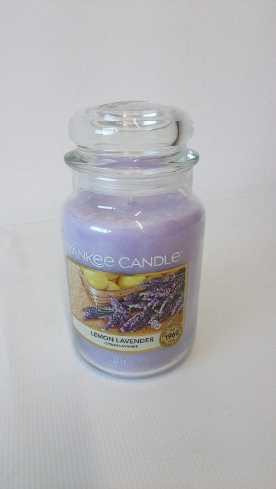 Lumânare parfumata cu lămâie si lavandă Yankee Candle, la borcan, 623 grame, 110 ore de ardere [2]