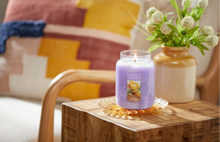 Lumânare parfumata cu lămâie si lavandă Yankee Candle, la borcan, 623 grame, 110 ore de ardere [4]