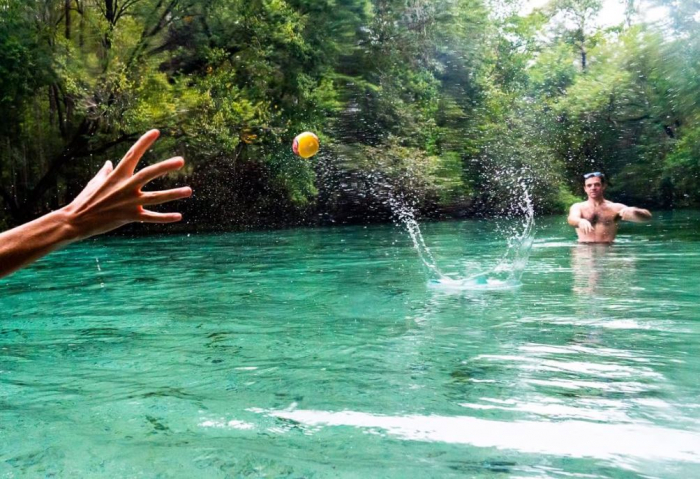 Minge saritoare pe apa Waboba Original Bouncy Ball, 5.6 cm [4]