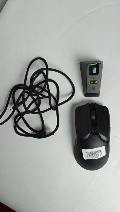 Mouse gaming wireless Razer Viper Ultimate & Dock, Ultrausor 74g, iluminare Chroma RGB, Negru [2]