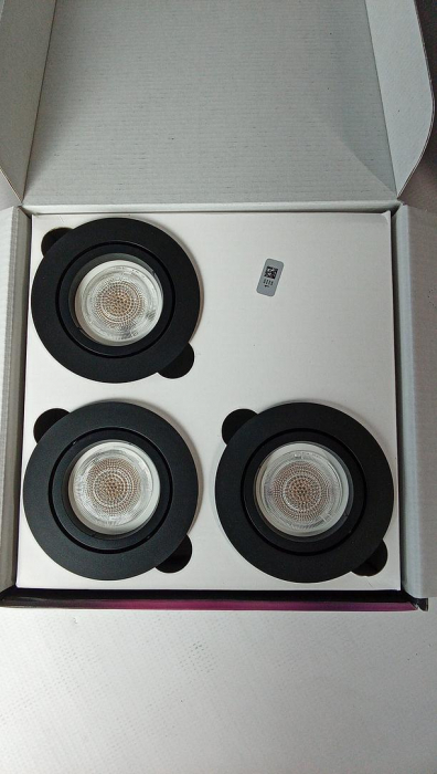 Pachet 3 spoturi incastrate LED RGB inteligente Philips Hue Centura, 3 x 250 lumeni [2]