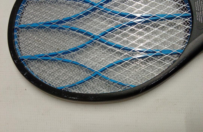 Paleta electrica pentru insecte CONOPU, 4000V, reincarcabila, cu lanterna [3]