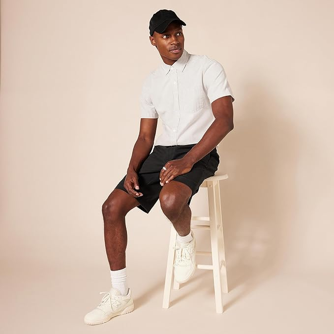 Pantaloni scurti chino pentru barbati Amazon Essentials, negru, 32W [4]