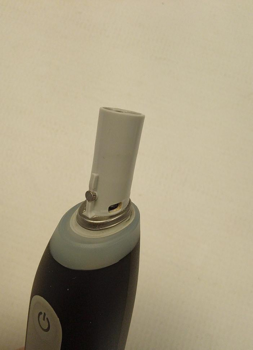 Periuță de dinți electrică Oral-B iO3, cu carcasa de depozitare, negru [2]